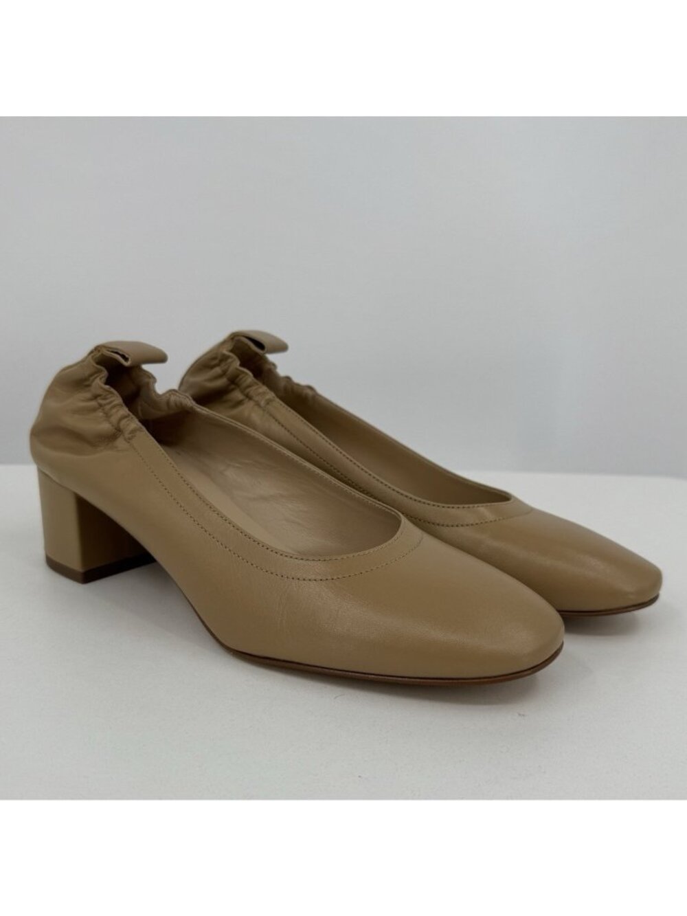 Everlane Italian Leather Day Heel Light Taupe 8 Women's Elastic Back Comfort